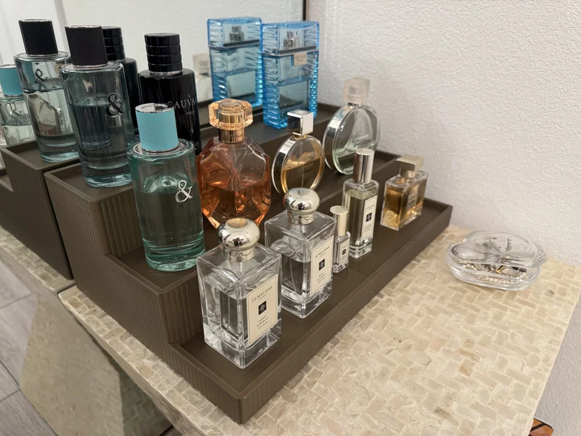 Kệ nước hoa 3 tầng (Perfume Stand - 3 Tiers) - Image 1