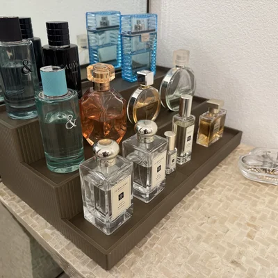 Kệ nước hoa 3 tầng (Perfume Stand - 3 Tiers)