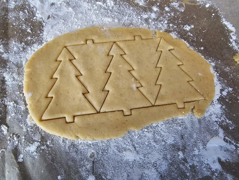 Khuôn cắt bánh quy 5 cây cùng lúc (Cookie Cutter for 5 Tree at a Time) - Image 2