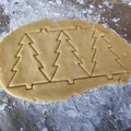 Khuôn cắt bánh quy 5 cây cùng lúc (Cookie Cutter for 5 Tree at a Time) - Thumbnail 2