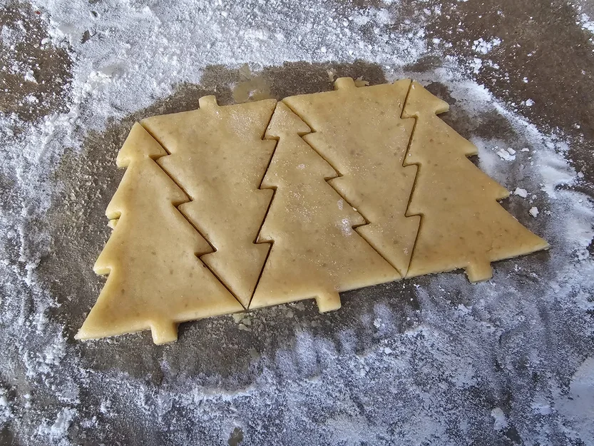 Khuôn cắt bánh quy 5 cây cùng lúc (Cookie Cutter for 5 Tree at a Time) - Image 3