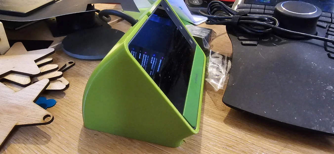 Giá đỡ bộ điều khiển xTool F1 Ultra - Image 1