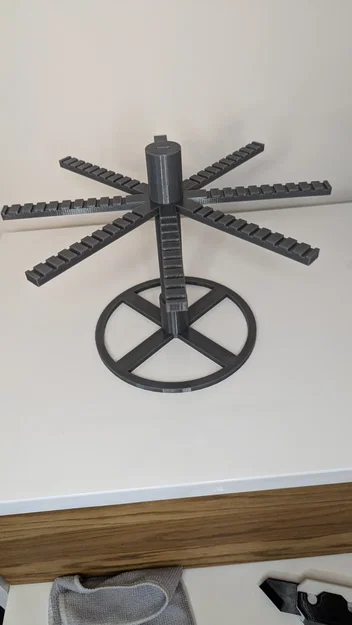 Chân trưng bày móc khóa xoay (Rotating keychain stand) - Image 1