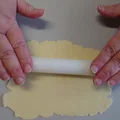 Khuôn cắt hoa hồng (Rose cutter / Vykrajovátko na růže) - Thumbnail 2