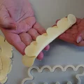 Khuôn cắt hoa hồng (Rose cutter / Vykrajovátko na růže) - Thumbnail 5