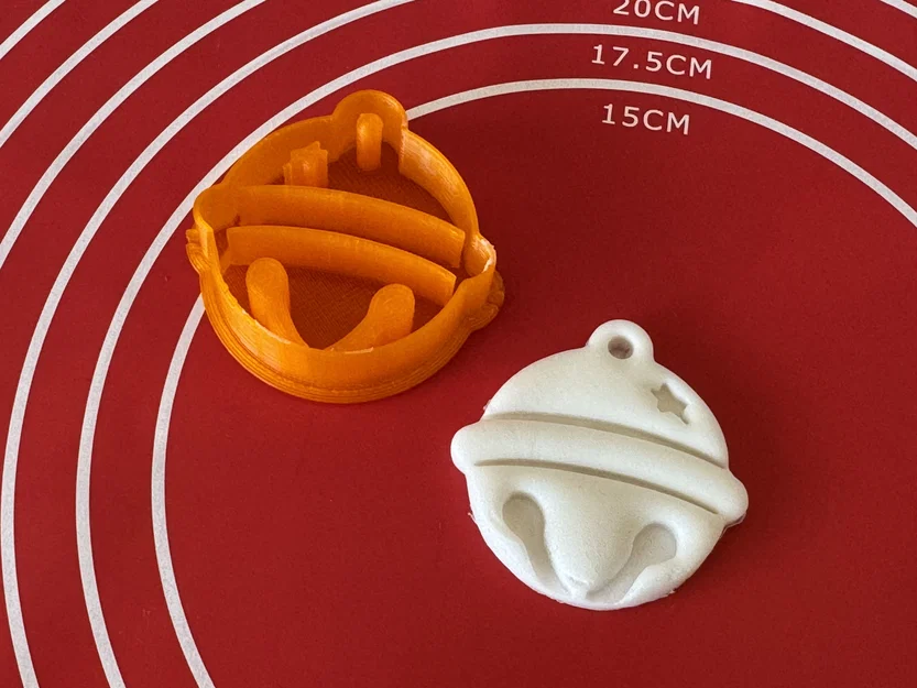 Khuôn cắt bánh quy hình quả chuông cho mùa Giáng sinh - Image 1