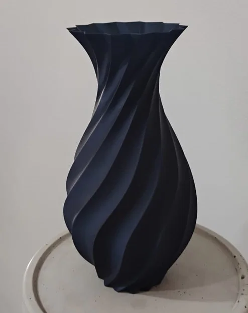 Bình hoa xoắn ốc (Spiral Vase) - Image 1