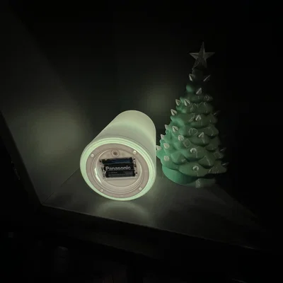 Cây thông Noel (Christmas tree) có đèn và ngôi sao
