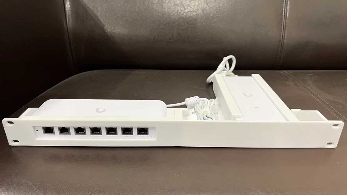 Khay gắn rack 19 inch cho Ubiquiti UniFi Switch Ultra 210W - Image 1