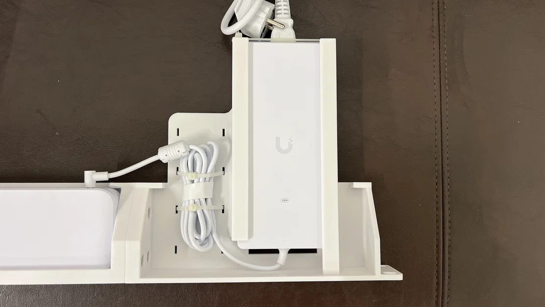 Khay gắn rack 19 inch cho Ubiquiti UniFi Switch Ultra 210W - Image 2