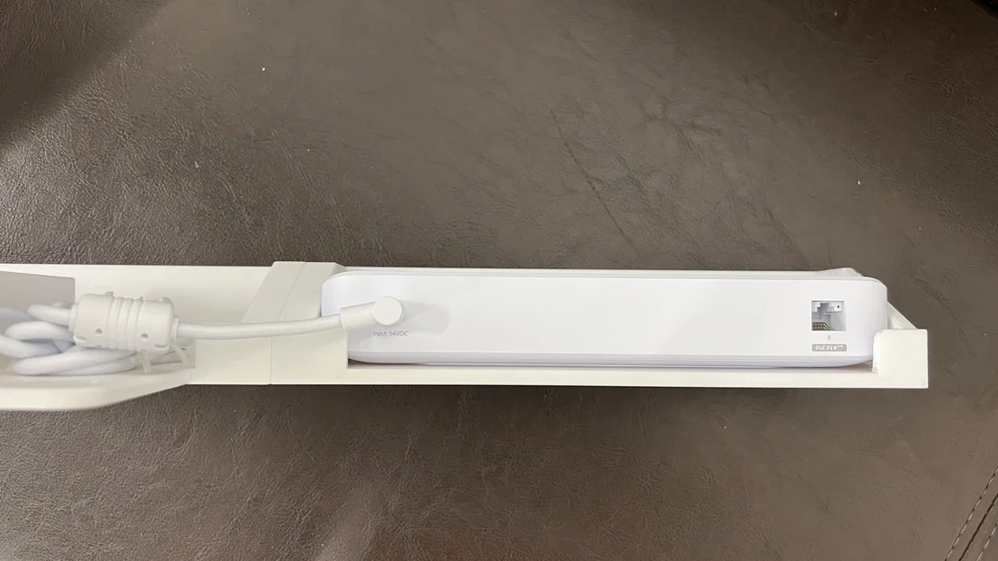 Khay gắn rack 19 inch cho Ubiquiti UniFi Switch Ultra 210W - Image 3