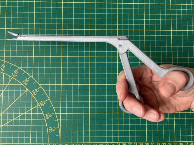 Kềm vi phẫu Hartmann Micro (Forceps/Pliers) – bản Long Reach V3 - Image 1