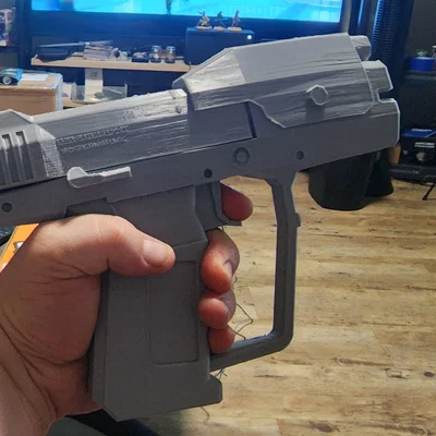 Mô hình súng Halo 3 Magnum (Có thể tháo rời băng đạn)