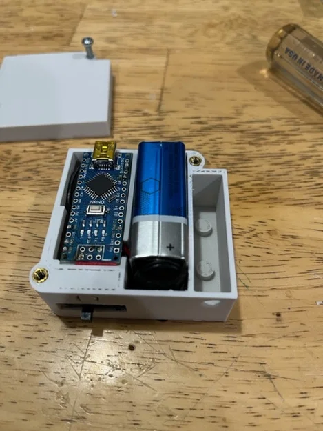 Hộp Arduino Nano V2 có ngăn pin 9V và thêm chỗ gắn relay - Image 8