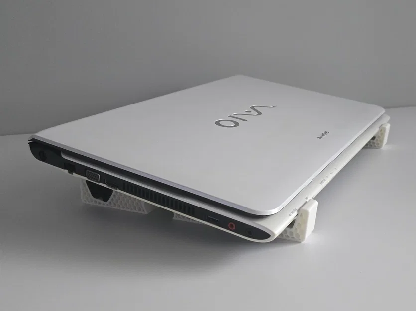 Kệ đỡ laptop có connector - Image 4