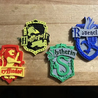 Nam châm huy hiệu 4 Nhà Hogwarts (Hogwarts House Crest Magnets)