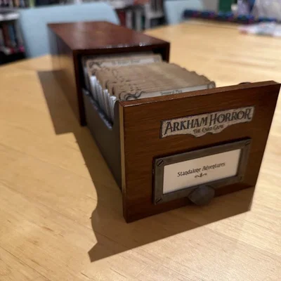 Hộp đựng thẻ Arkham LCG “Return To”