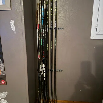 Giá treo tường gậy hockey (xếp chồng) – Hockey stick wall mount