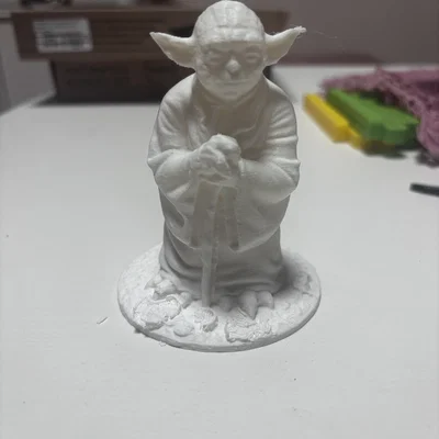 Mô hình tượng Master Yoda in 3D trang trí bàn làm việc