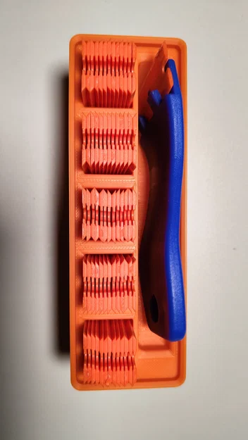 Khay Gridfinity đựng dao cạo nhựa và lưỡi dự phòng 1x3x5u có gờ - Image 1