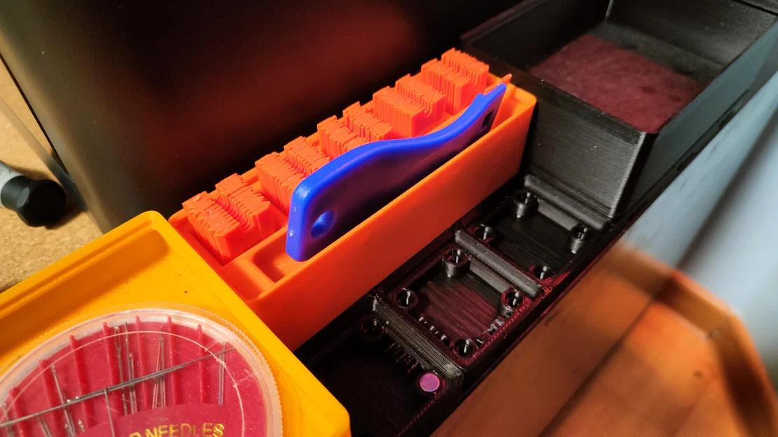 Khay Gridfinity đựng dao cạo nhựa và lưỡi dự phòng 1x3x5u có gờ - Image 2