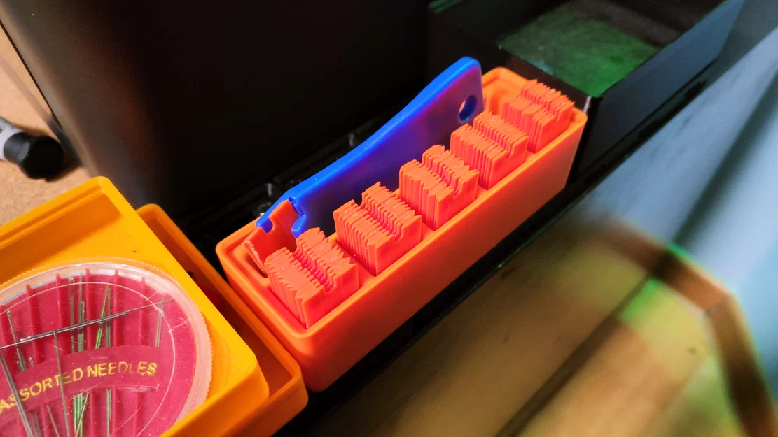 Khay Gridfinity đựng dao cạo nhựa và lưỡi dự phòng 1x3x5u có gờ - Image 3