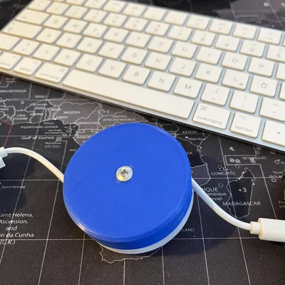 Kabelrolle für Ladekabel – Cuộn dây cáp sạc gọn gàng