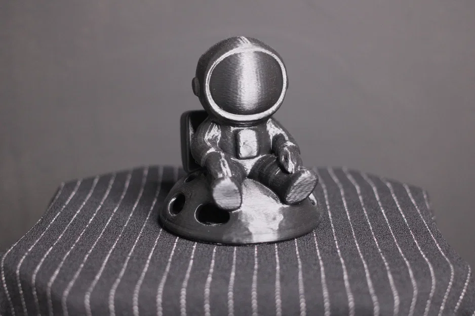 Buzzlunar on Moon – Mẫu 3D STL trang trí trăng lưỡi liềm - Image 1