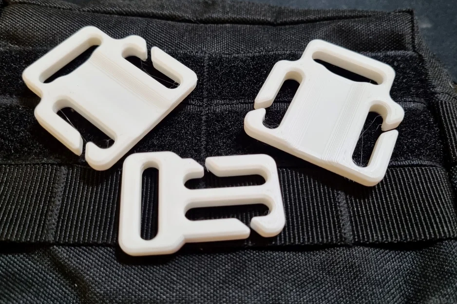 Kẹp MOLLE 90 Độ (MOLLE 90 DEGREE CLIP) - Image 1