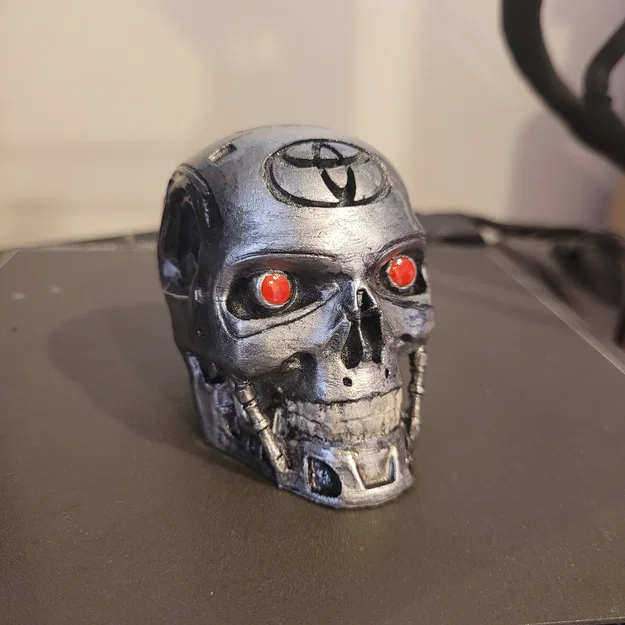 Núm xoay cần số hình đầu lâu Terminator cho Toyota Aygo - Image 1