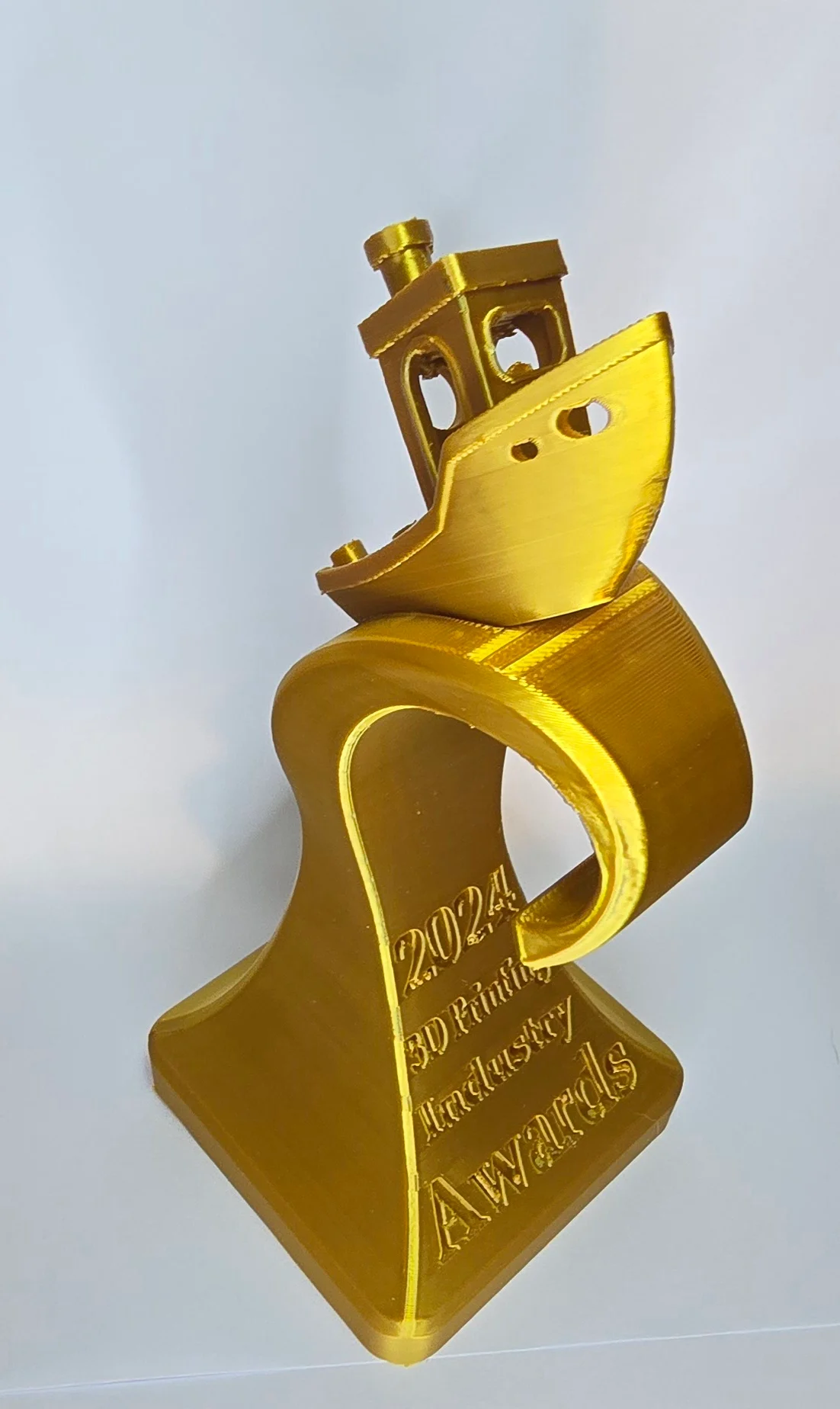 Cúp Benchy Boat – Lướt trên làn sóng thành công 1