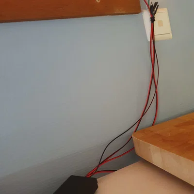 Vỏ ESP32 kèm đầu nối dây (wire connectors)