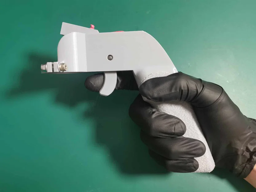 Tay cầm/handle cho bình sơn xịt (Spray paint holder/handle) - Image 1