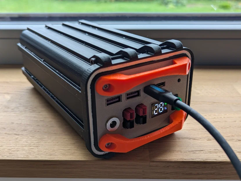 Pin sạc dự phòng di động 12V (4S LFP 128 Wh) sạc/xả USB - Image 1