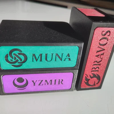 Hộp đựng thẻ bài Altered TCG in 3D kèm nhãn faction độc đáo