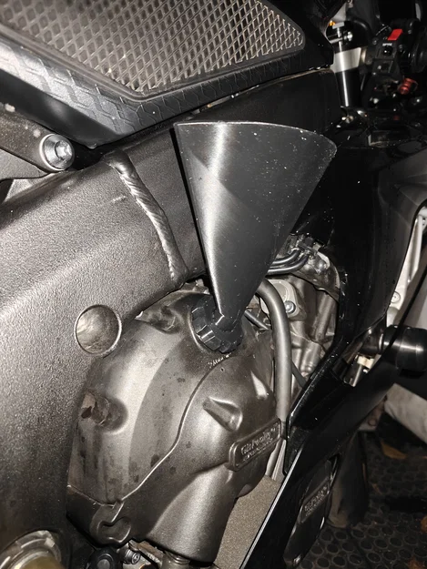 Phễu châm dầu xe máy vặn ren (print-in-place) – dùng cho YZF-R6 - Image 2