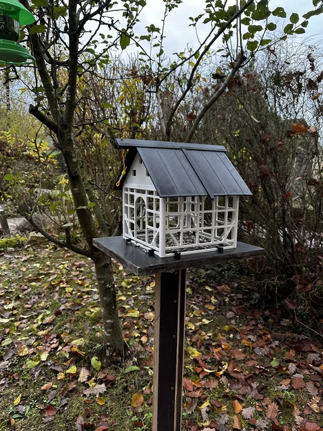 Nhà cho chim phong cách Fachwerk Schleswig-Holstein (Bird Feeder Half-Timber) - Image 1
