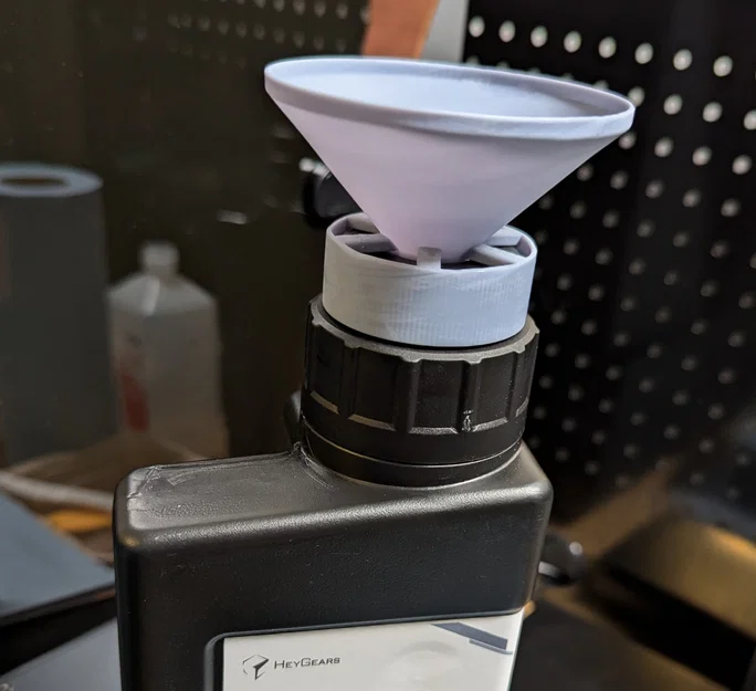 Phễu cho chai resin HeyGears - Image 1