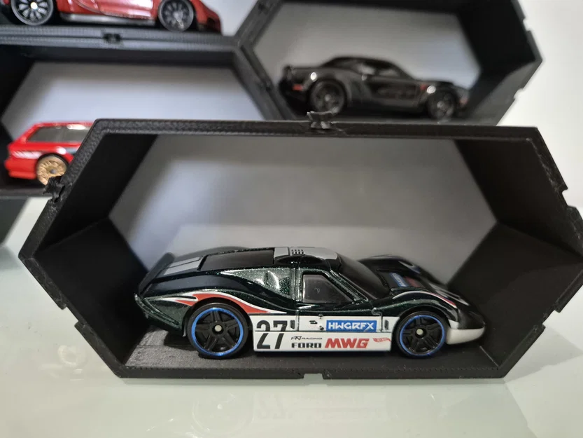 ModelCarGarageDisplay – Garage trưng bày xe mô hình 1:64 gắn tường - Image 2