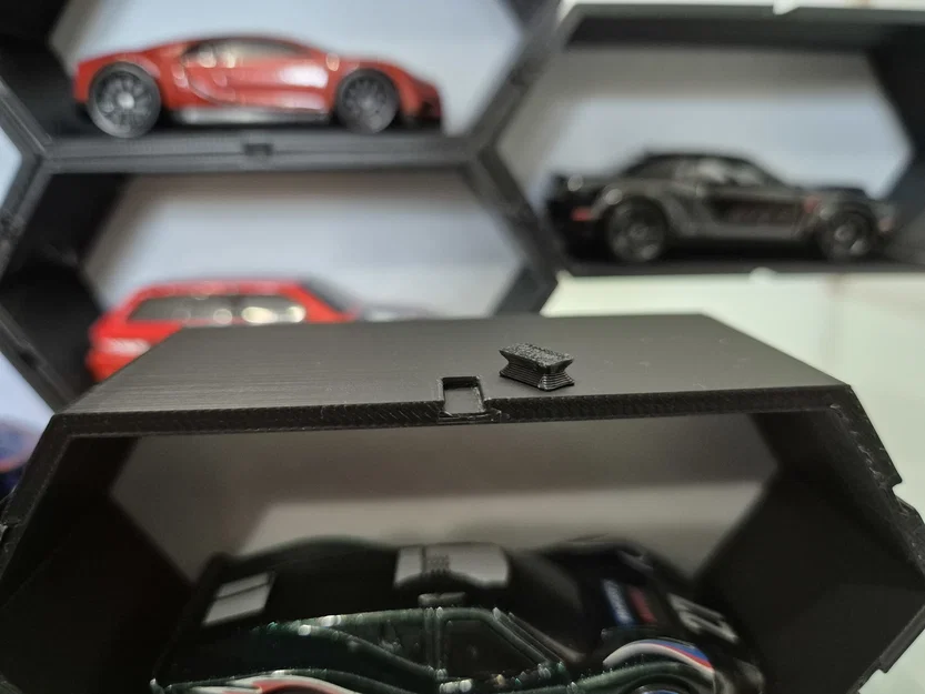 ModelCarGarageDisplay – Garage trưng bày xe mô hình 1:64 gắn tường - Image 3