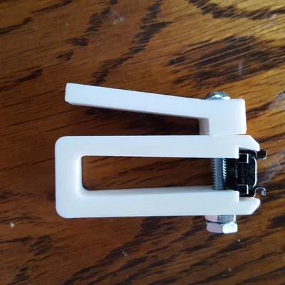 Dụng cụ hỗ trợ lắp tháo Cage Nut cho tủ Rack cực tiện lợi