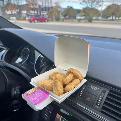 Giá đỡ hộp McDonald's và sốt gắn khe gió ô tô