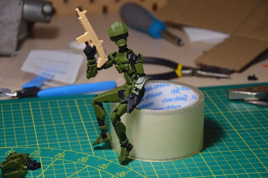 Private 13 - Scar-L, Mũ, Áo Giáp & Tay Ngón Trỏ! - Image 2