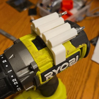 Giá đỡ mũi khoan 3D tiện lợi cho máy khoan cầm tay Ryobi