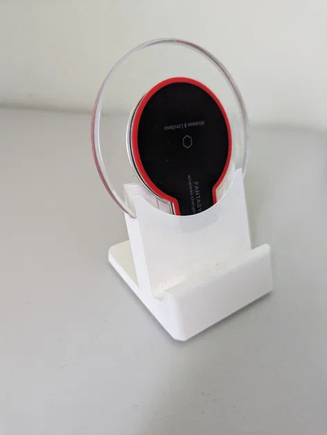 Đế giữ điện thoại 3D kết hợp sạc không dây gọn gàng - Image 1