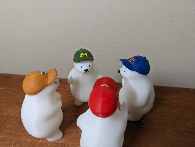 Mô hình gấu Bắc Cực đội mũ lưỡi trai KUMATY - In 3D siêu cute - Image 3