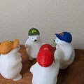 Mô hình gấu Bắc Cực đội mũ lưỡi trai KUMATY - In 3D siêu cute - Thumbnail 3