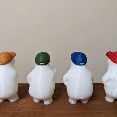 Mô hình gấu Bắc Cực đội mũ lưỡi trai KUMATY - In 3D siêu cute