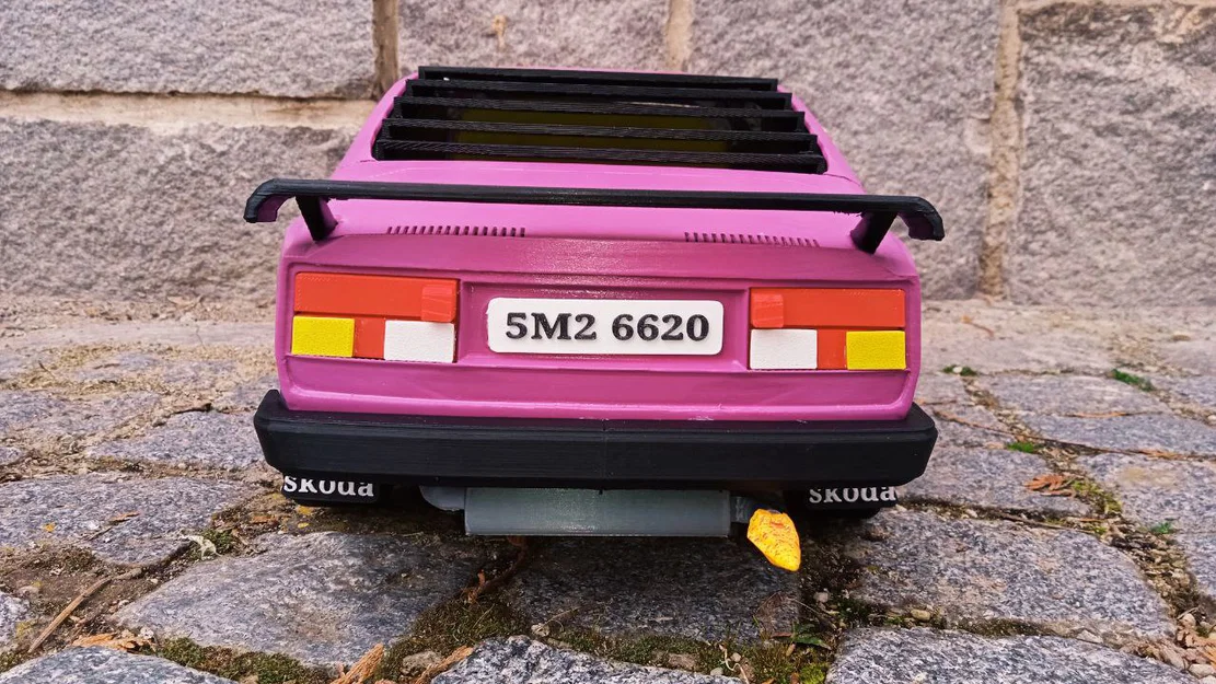 Mô hình thân xe RC Škoda 130 Rapid 1:8 - Chi tiết và sống động - Image 10