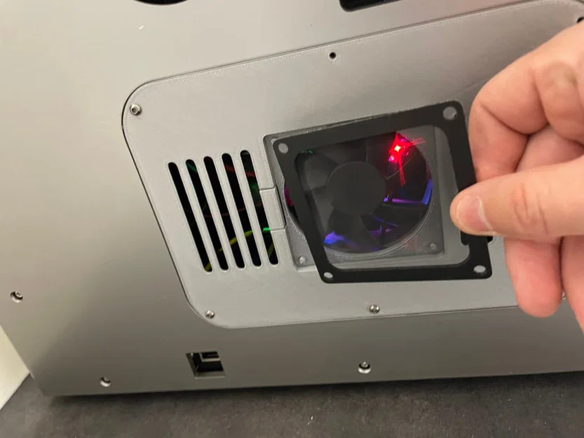 Giá đỡ lắp quạt mainboard cho Qidi Plus4 - Image 7